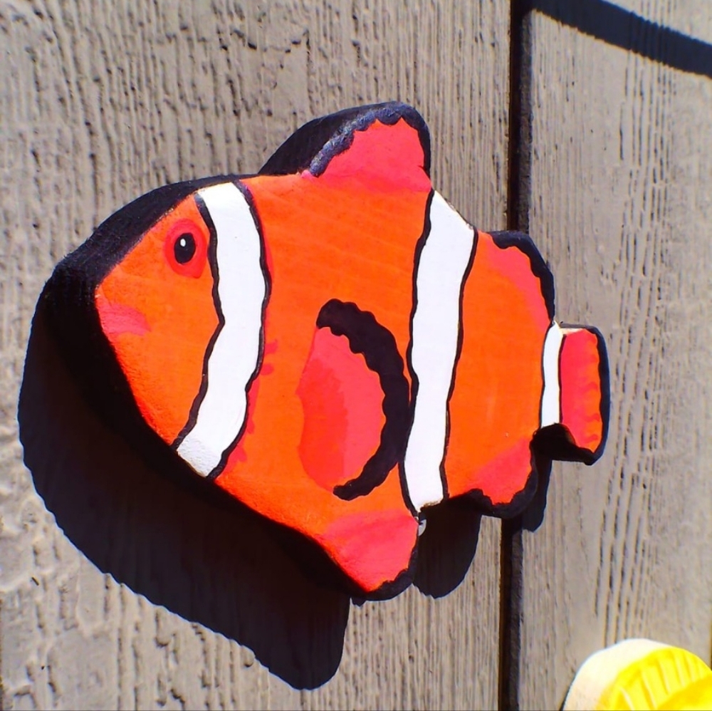 Handcrafted Fish Wall Decor Set - Picture 5 of 7